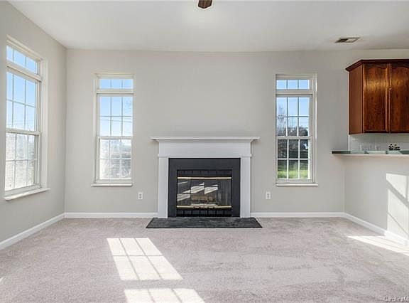 3rd image of 3931 Huntmeadow Dr