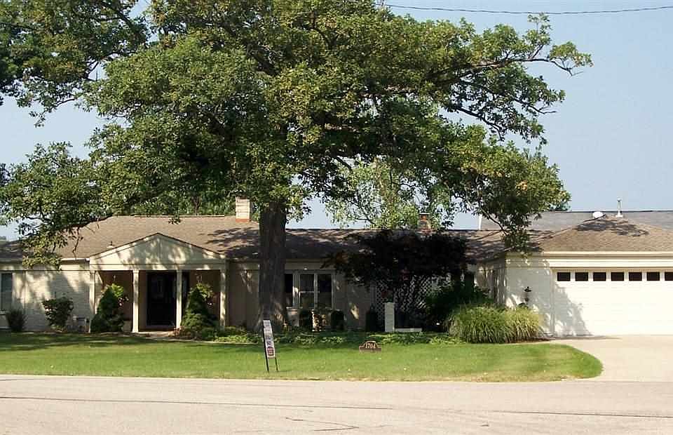1st image of 1704 N Heckathorn Dr