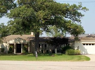 1704 N Heckathorn Dr, North Manchester, IN 46962