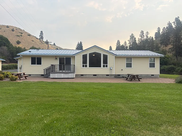 39 Peacock Ln — Photo 19