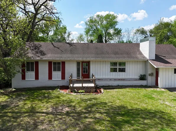 56325 220th St, Austin, MN 55912