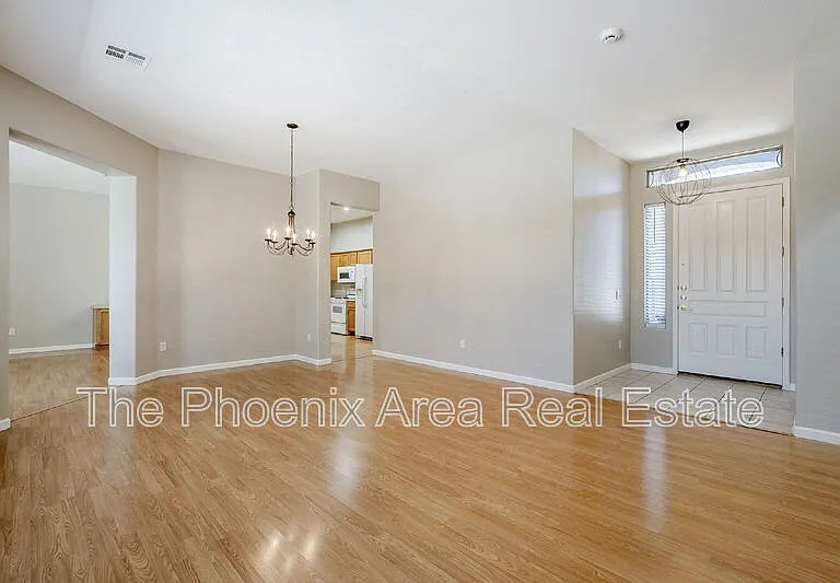 3355 E Los Altos Rd — Photo 9