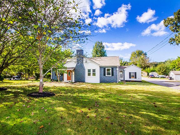 4th image of 3005 Valley View Dr