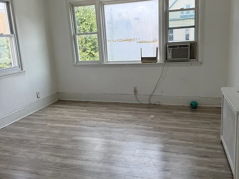 552 Court St #2 — Photo 8