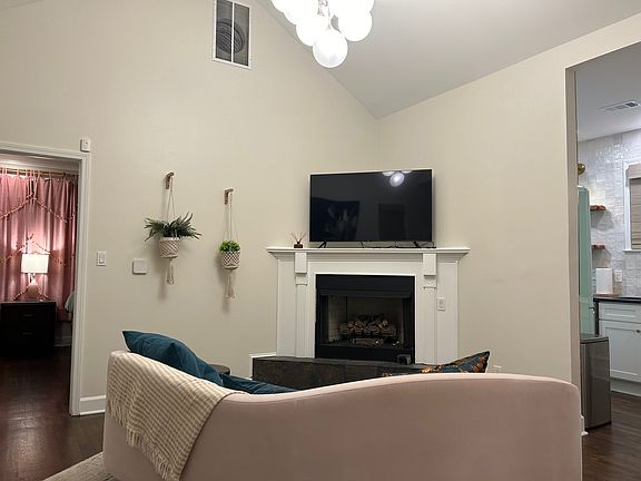 5th image of 577 Rankin St NE