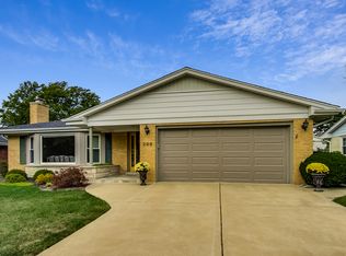 208 Dierks Dr, Western Springs, IL 60558