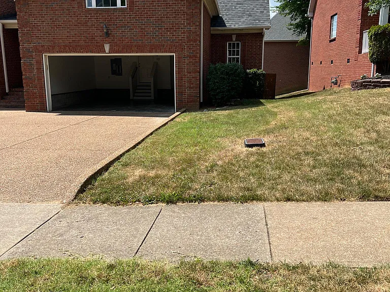 109 Fieldcrest Cir — Photo 3