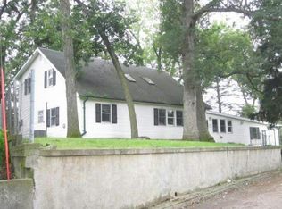 107 Waterbury Rd, Newton, IA 50208