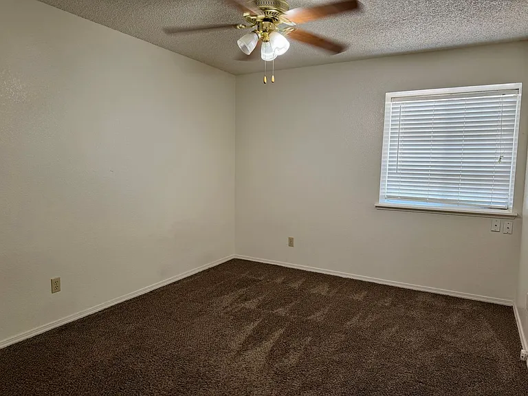 993 E Edgemont Dr — Photo 23
