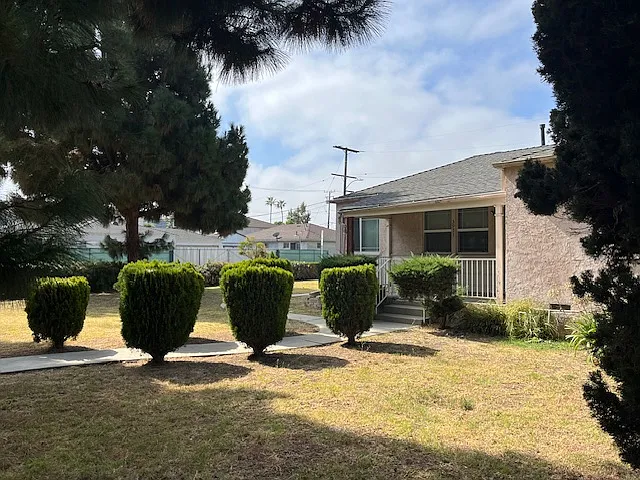 3971 Bentley Ave — Photo 2