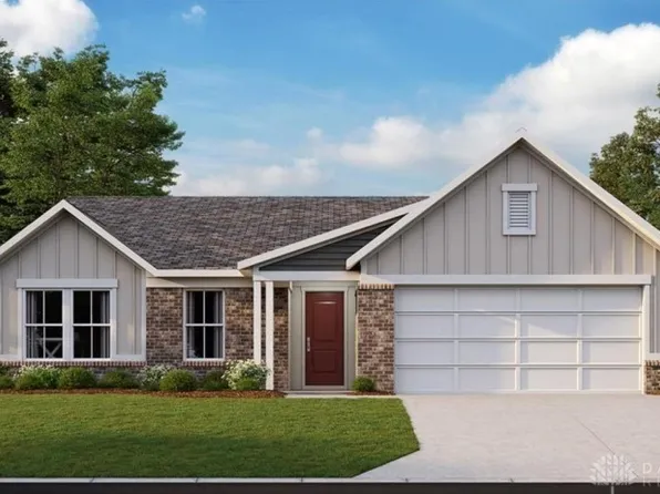 284 Quail Hollow Dr, Brookville, OH 45309