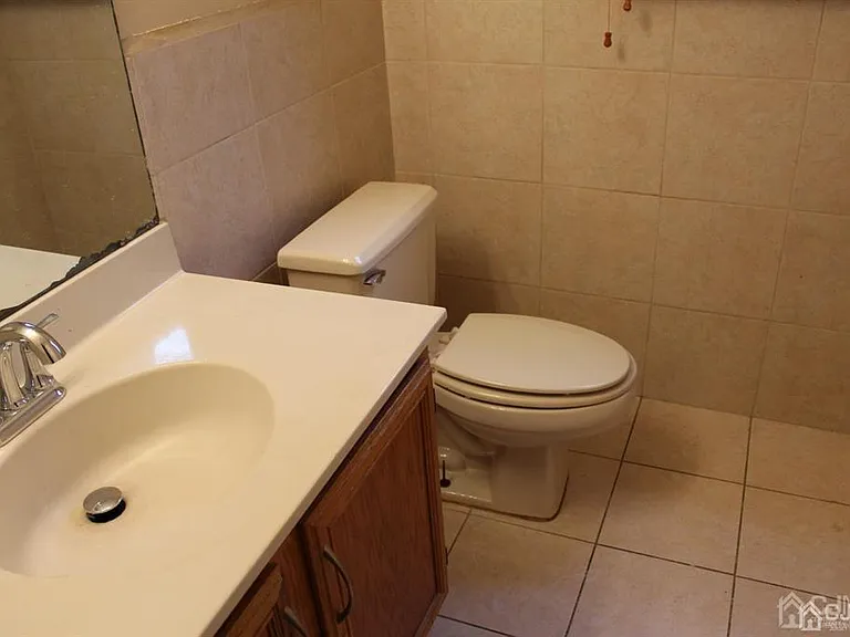 240 Hidden Woods Ct — Photo 11
