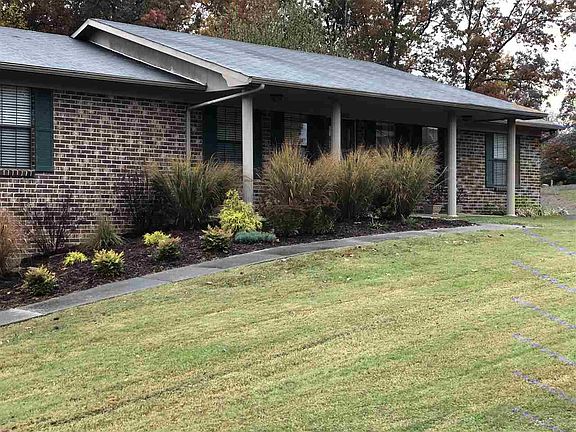 4th image of 1880 Seven Oaks Dr