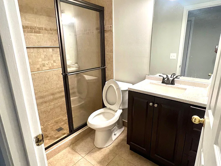 675 Rosehill Ln — Photo 8