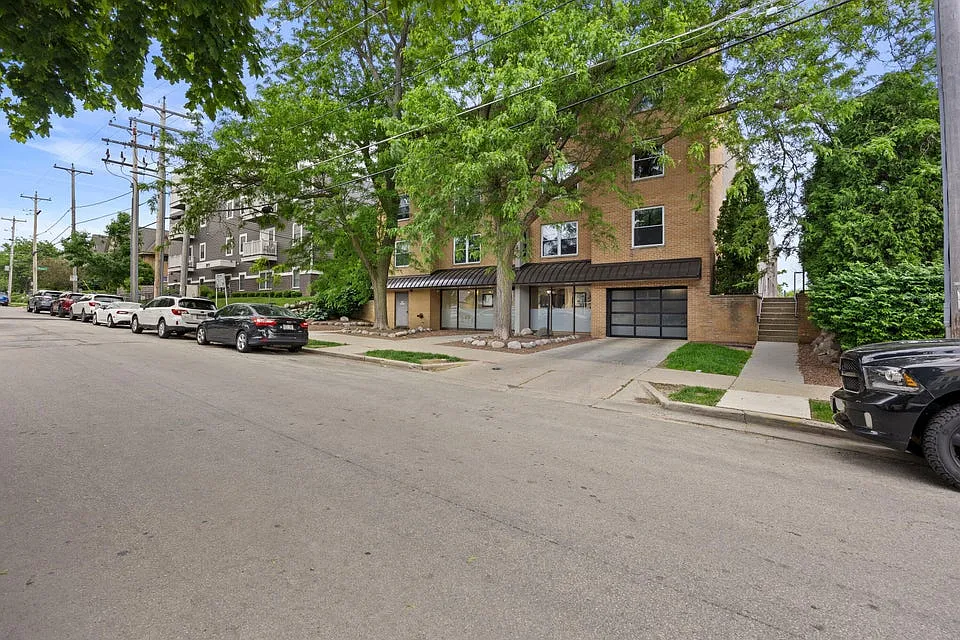 1 bed, 611 sqft, $1,175 — Photo 2