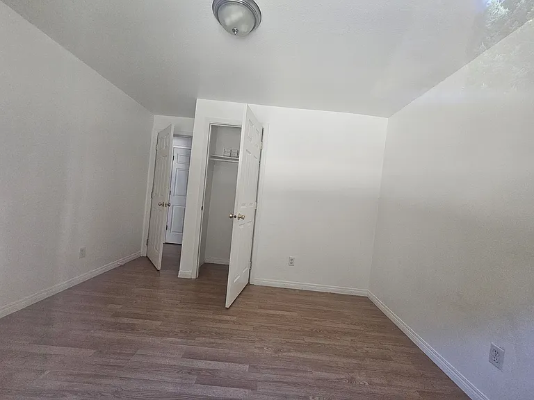 284 Scott St SE — Photo 9