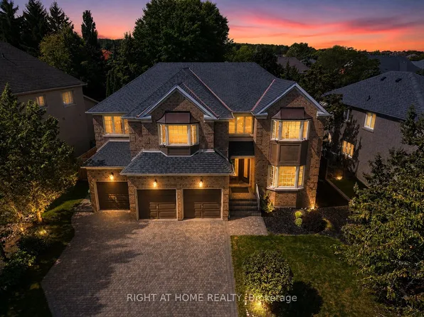2427 Erin Centre Blvd, Mississauga, ON L5M 5B3