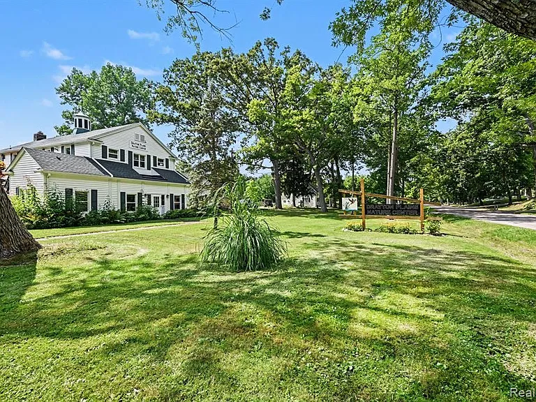 2104 Highfield Rd — Photo 34