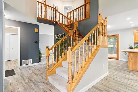 1065 Barney St — Photo 12