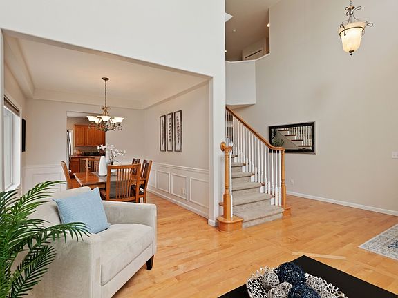 5th image of 1844 Pointe Woodworth Dr NE