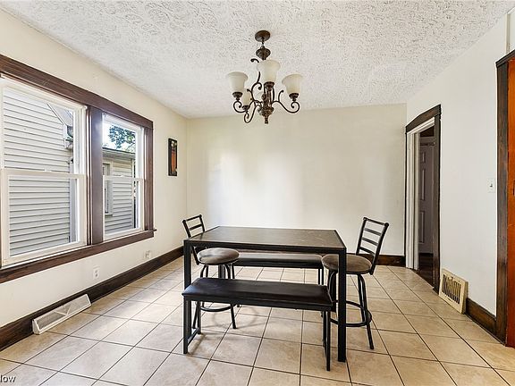 5th image of 169 Clifton Dr