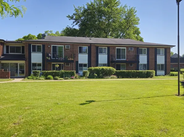 2431 E Brandenberry Ct APT 2M, Arlington Heights, IL 60004