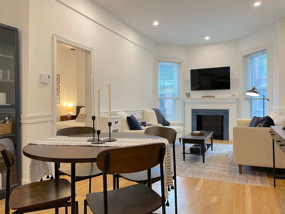 1st image of 827 Boylston St APT 200