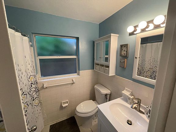 4th image of 7024 Hibiscus Ave S APT 4