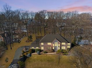 8 Canterbury Rd, Denville, NJ 07834