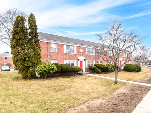 6 Revere Drive APT 4, Stamford, CT 06902