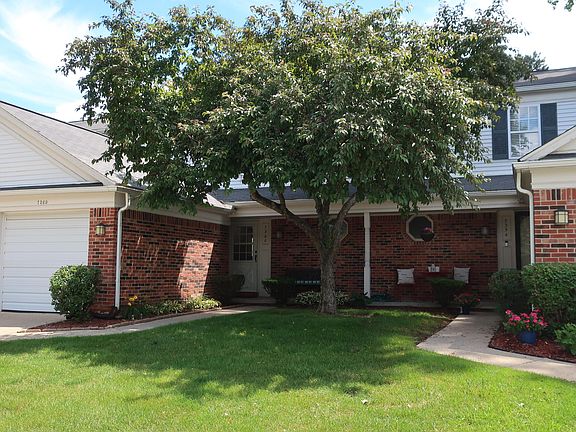 2nd image of 7360 S Kingston Ct #23