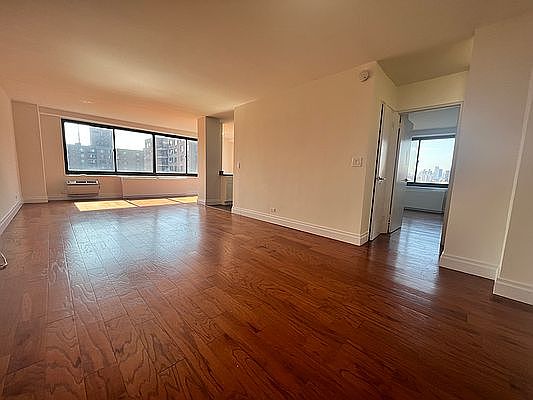 3rd image of 470 Lenox Ave #14D