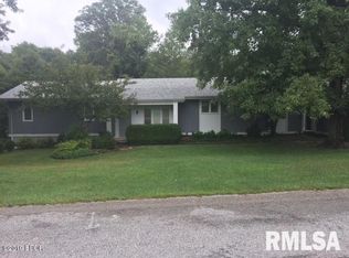 24 Birdsong Dr, Carbondale, IL 62903