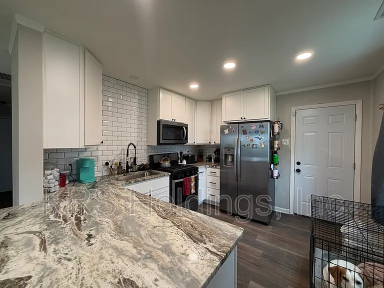 1474 Morgan Dr — Photo 4