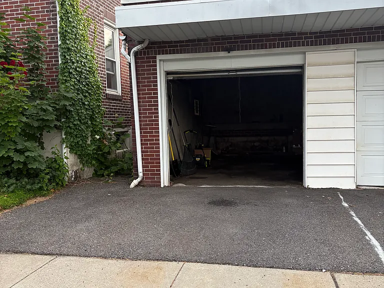 307 Irwin St — Photo 11
