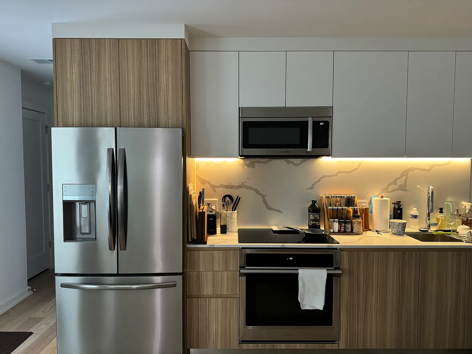2 bed, 840 sqft, $3,990 — Photo 4