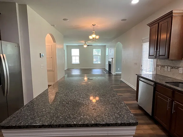 109 Redrock Ct — Photo 15