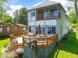 6230 Bullard Rd, Fenton, MI 48430