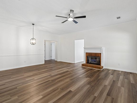 2nd image of 1118 Hale Cir