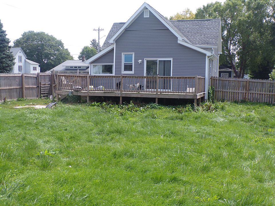2nd image of 202 W Washington St