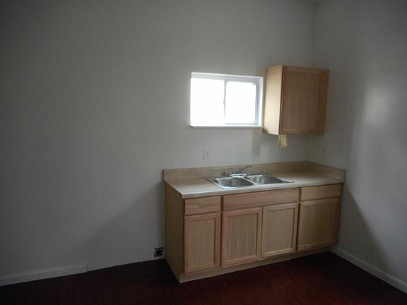 3rd image of 3308 Dodson Ave