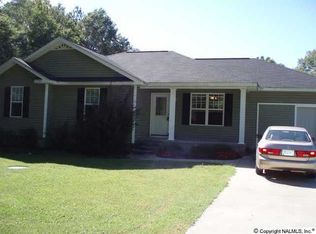 901 Vine St, Glencoe, AL 35905