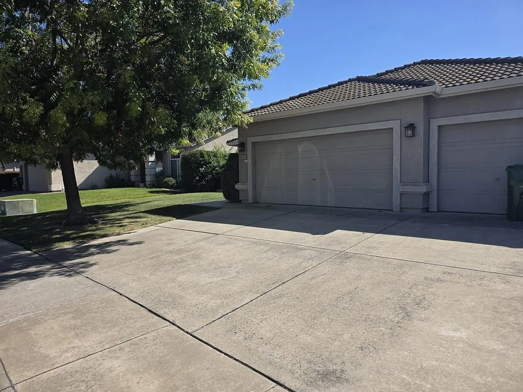 9360 Pioneer Cir — Photo 4