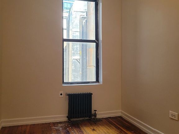2nd image of 148 W 67th St #21-0