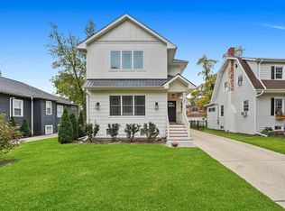 295 Herrick Rd, Riverside, IL 60546