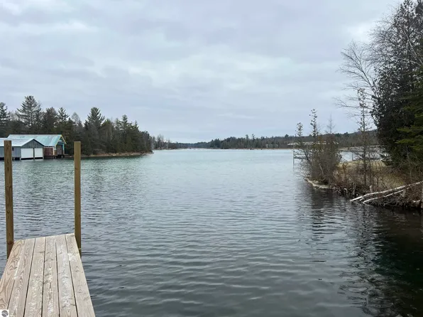 7555 Crystal Beach Rd NW, Rapid City, MI 49676