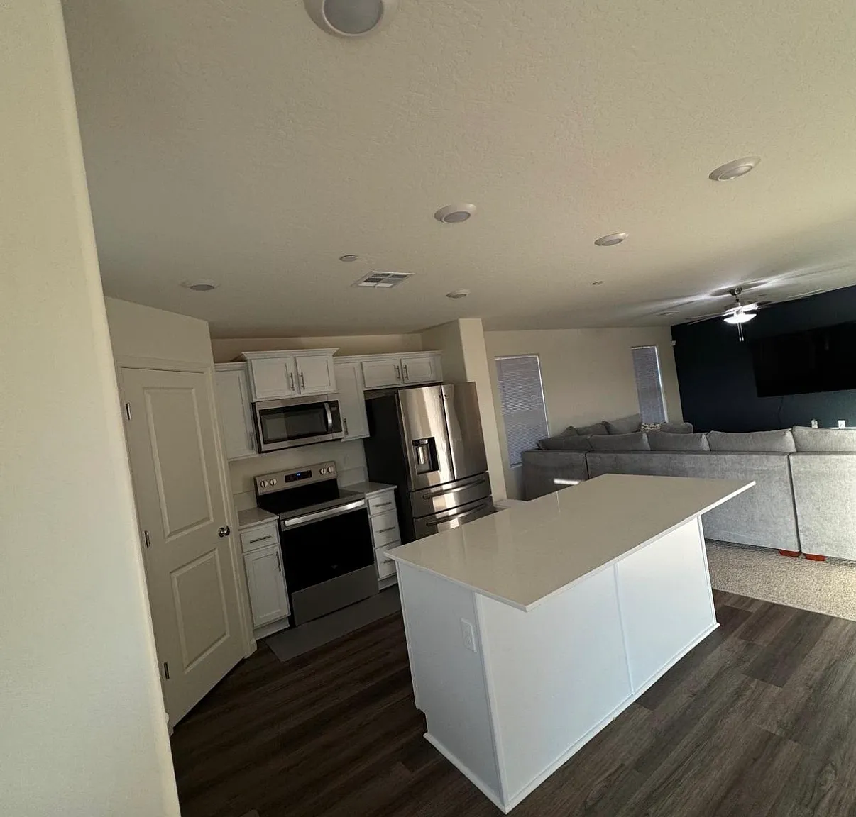 4 bed, 1842 sqft, $2,800 — Photo 2