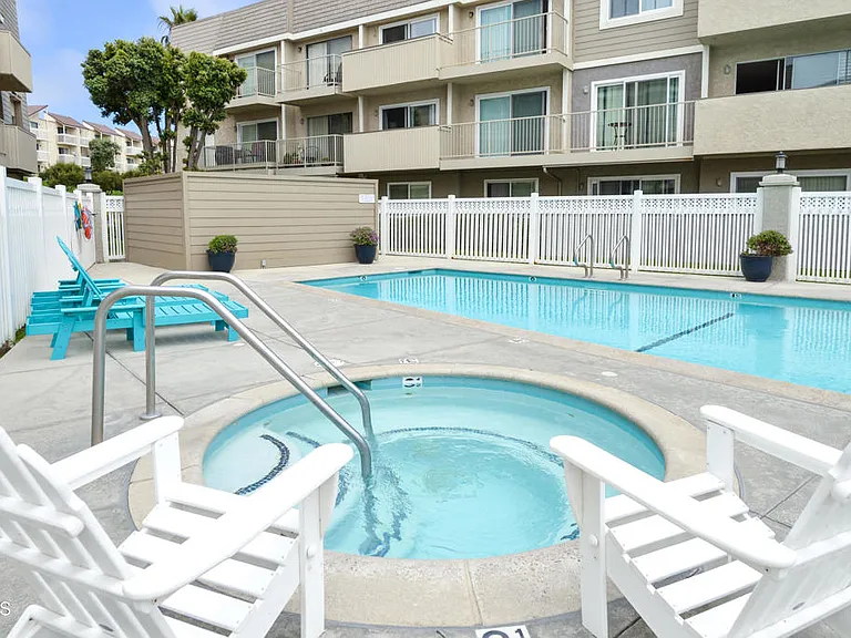 257 E Surfside Dr — Photo 29