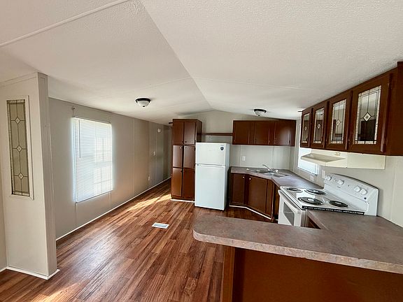 3rd image of 1402 Chicopee Rd #62