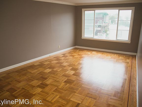 2nd image of 476 Corbett Ave